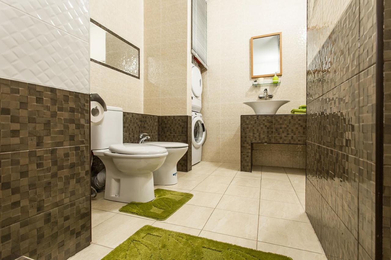 Gagarin Plaza Apartment 70 Square Metres On 12Th Floor Odessza Kültér fotó