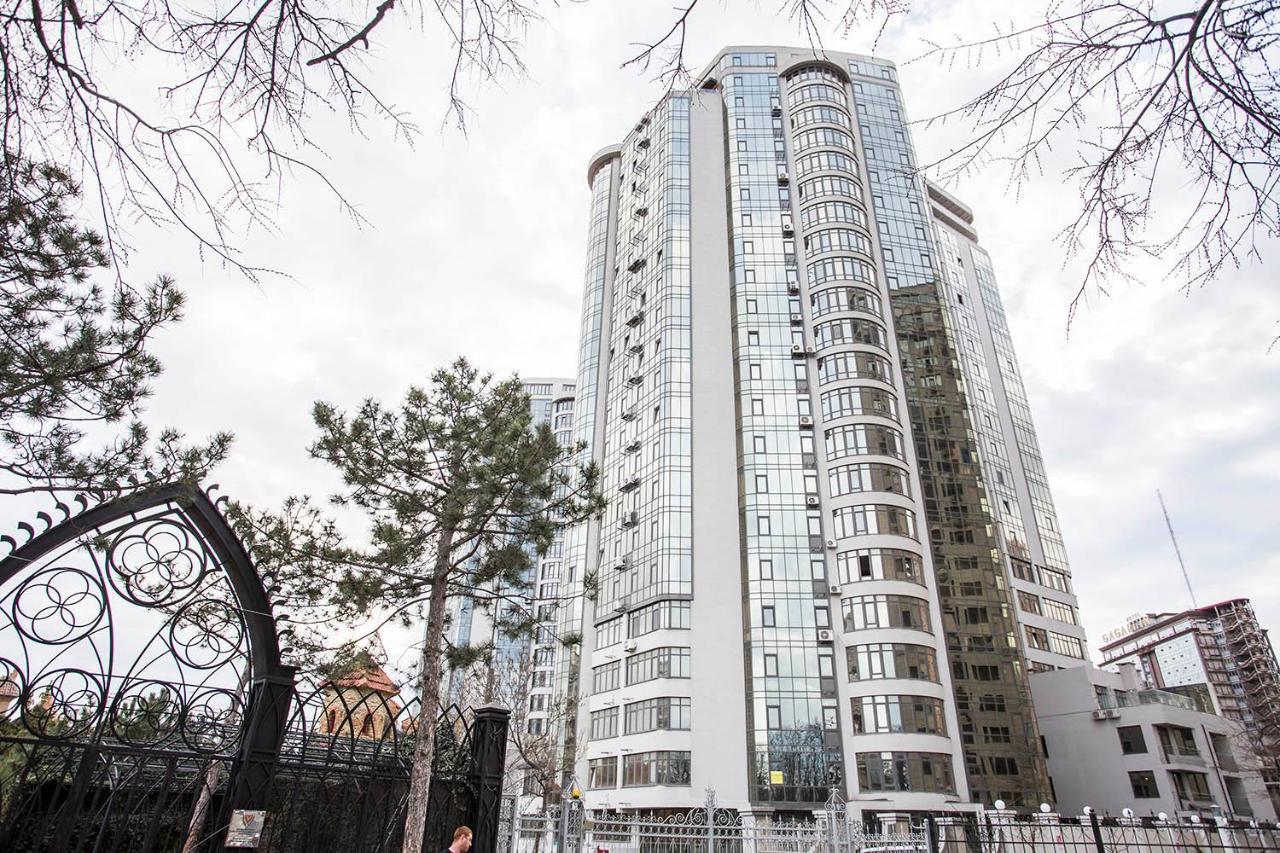 Gagarin Plaza Apartment 70 Square Metres On 12Th Floor Odessza Kültér fotó