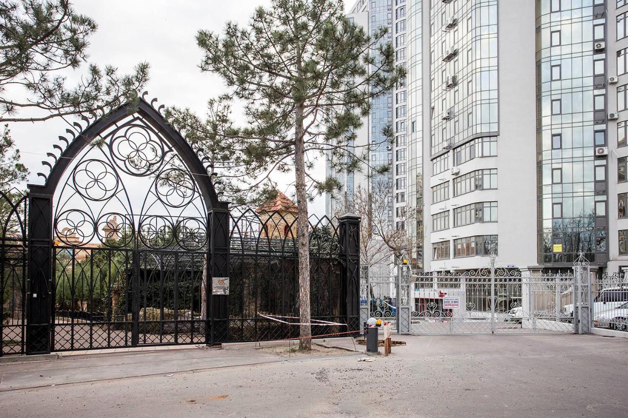 Gagarin Plaza Apartment 70 Square Metres On 12Th Floor Odessza Kültér fotó
