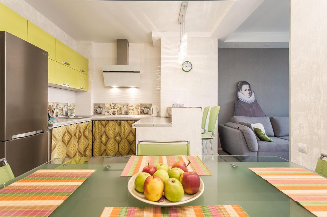 Gagarin Plaza Apartment 70 Square Metres On 12Th Floor Odessza Kültér fotó